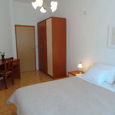 Appartement 2 *