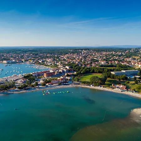 아파트 2 Ližnjan