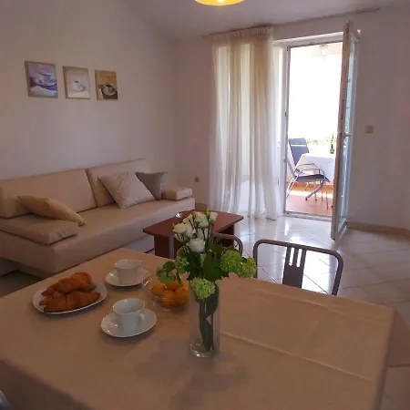 2 Apartment Liznjan
