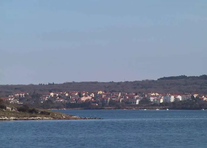 아파트 2 Ližnjan