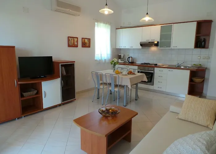 아파트 2 Ližnjan